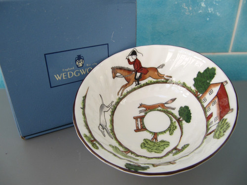 Vintage wedgwood hunting - vintage,
