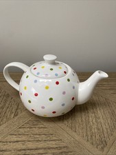 Martin Gulliver Tea Pot. White