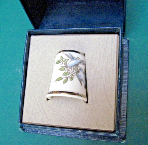 Royal worcester china thimble - china,
