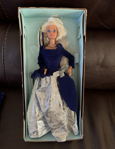 Barbie avon winter velvet - barbie,