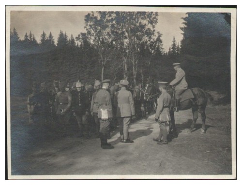 Xx2828 soldiers marching with - marching,