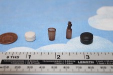 DID  1/6th Scale WW2 German Medic Medicine Bottle, Beaker & Tins -PETER CB476e