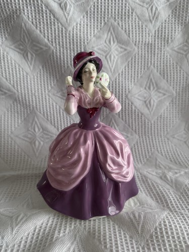 Royal doulton figurine lady - royal,