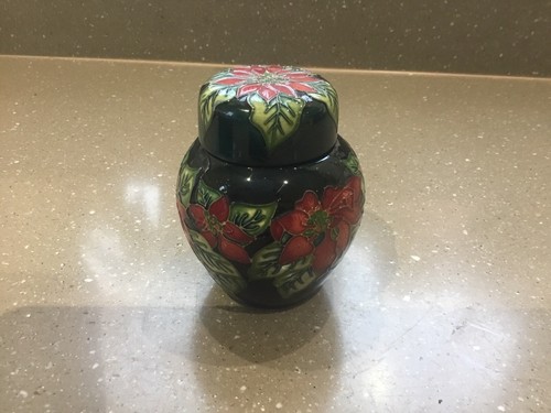 Moorcroft pottery poinsettia - moorcroft,
