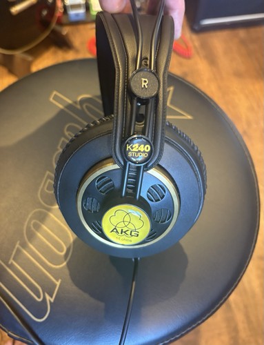 Akg k240 professional studio - akg,