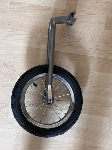 Bike trailer front wheel - front,