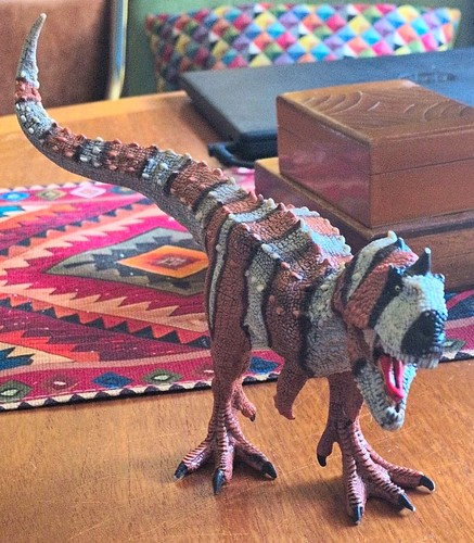Schleich majungasaurus model - majungasaurus,