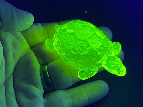 Uranium vaseline glass - uranium,