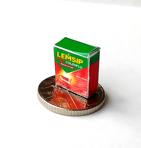 Dolls house miniature - house, 1:12