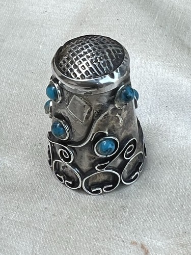 Vintage silver thimble with - silver,