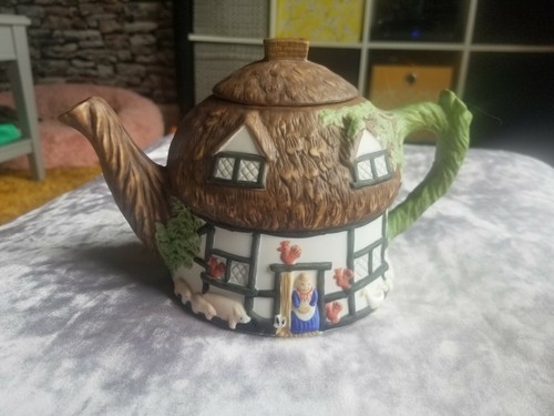 Cottages teapot christopher - cottages,