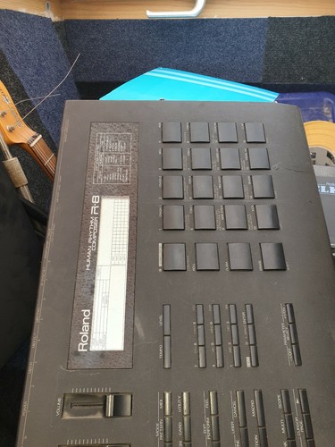 Roland drum machine human - roland, r-8