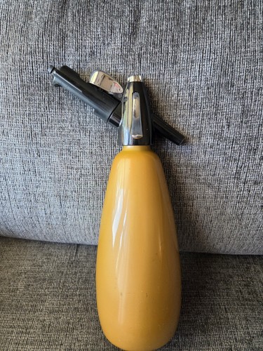 Mcm boc gold seltzer - gold, bottle