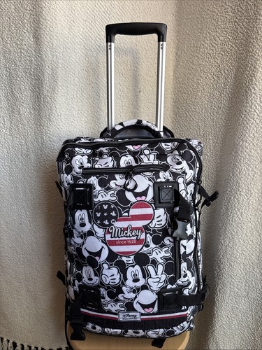 Disney mickey mouse - disney, cabin