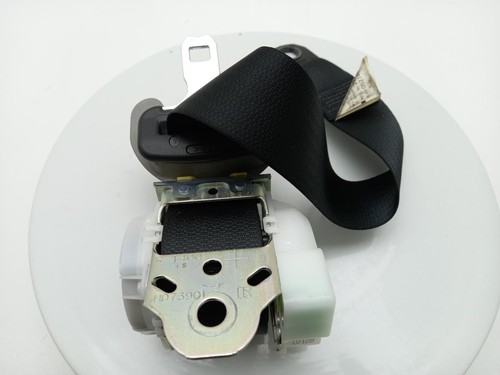 Toyota rav seat belt rear - toyota,