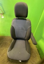 VAUXHALL VIVARO B Front