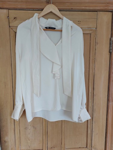 Cream satin look - cream,