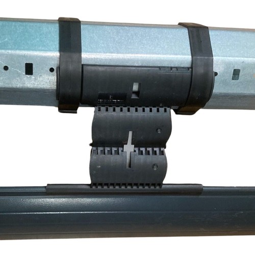 Locking strap for - ,