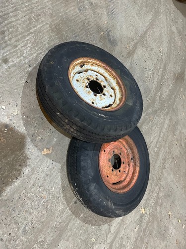 Pair front stud wheels - pair,
