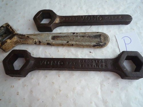 Vintage old spanners - , p