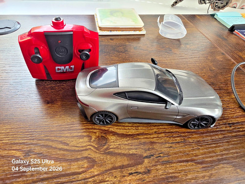 Scale aston martin - scale,