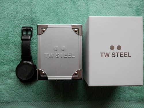 Genuine steel quartz watch - quartz,