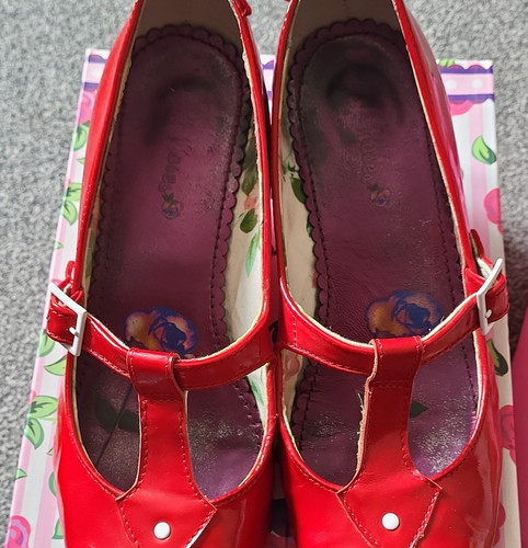 Irregular choice bed - irregular, roses