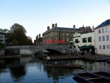 PHOTO  PUNTING ON THE RIVER