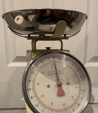 Vintage Cream Kitchen Scales