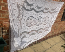 XXL Very Large VTG Ivory Tablecloth Flower Dainty IRISH lace