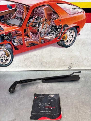 Porsche 924 944 - 924, front
