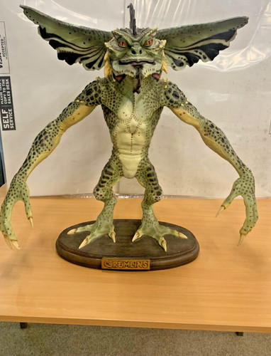Lifesize gremlin mohawk neca - lifesize,