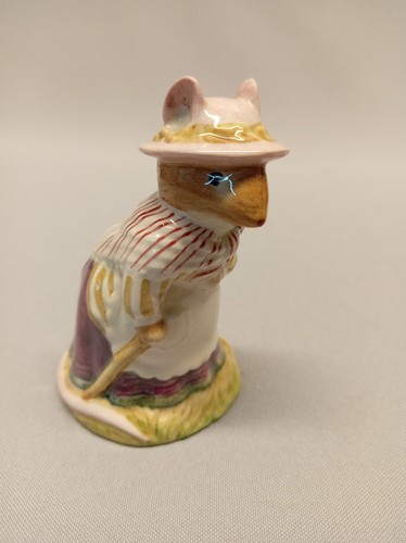 Vintage royal doulton old mrs - royal,