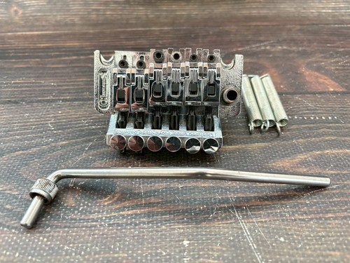 Charvel jackson tremolo - charvel,