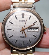 VINTAGE SEKONDA MENS WATCH