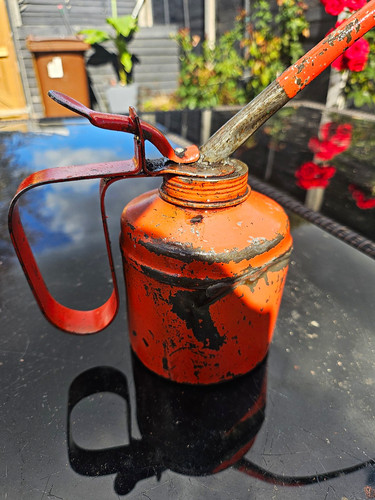 Vintage red pump - vintage, metal