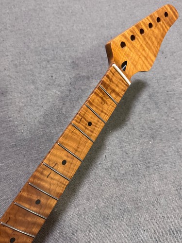 Fret roasted flame maple - roasted,
