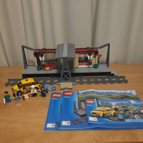 Lego city train - city:, station
