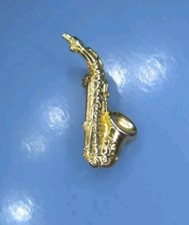 Saxophone Shape. Music Brooch.  Shiny Goldtone. Unisex. Boxed Gift Idea