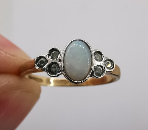9ct gold opal and ring - opal, cz