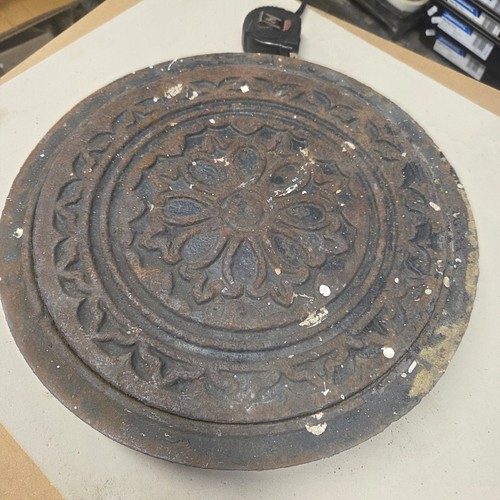 Cast iron round ornate coal - cast,