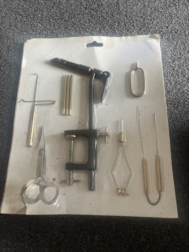 Fly tying equipment bundle