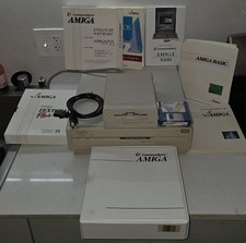 Commodore Amiga A3000 with 1010 External Drive & Manuals W/Floppy Disk. READ
