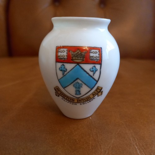 Goss crested china model - crested,