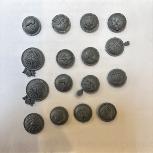 Wfb dwarfs warrior - dwarfs, shields