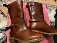 ugg boots size 5. new