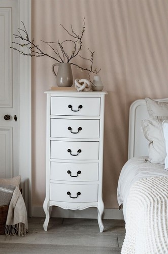 Vintage chic white bedroom - vintage,