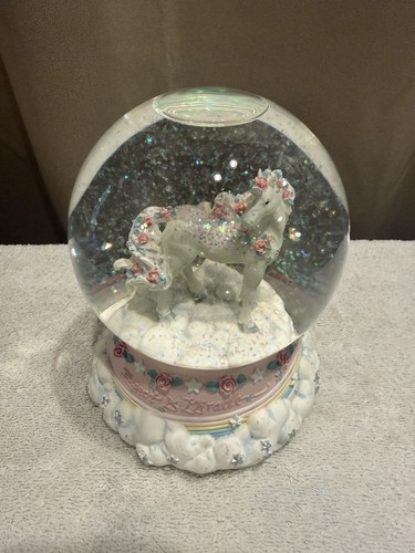 Unicorn snow globe - 💙unicorn,