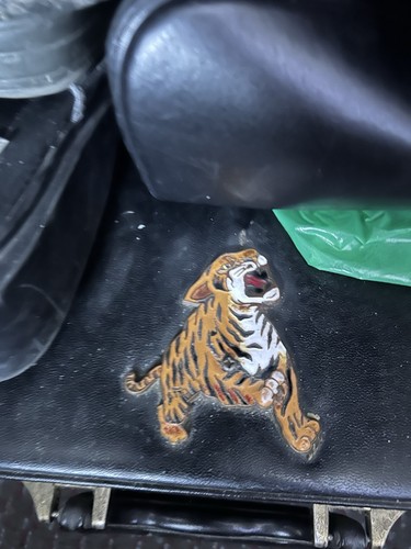 Leyland royal tiger badge - leyland,