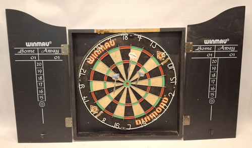 Winmau dart board wooden case - dart,